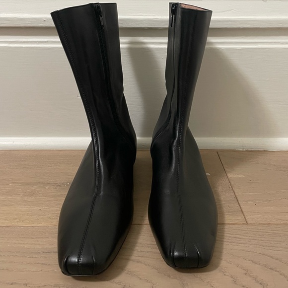 Ilio Smeraldo Tylynn Leather Ankle Boots w/o chain - Picture 2 of 16